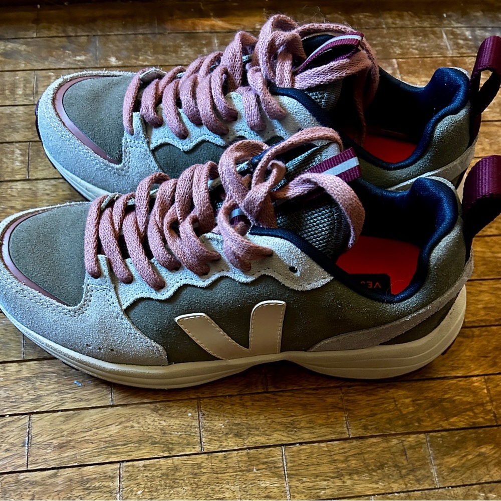 Veja Venturi Olive and Pink Sneakers